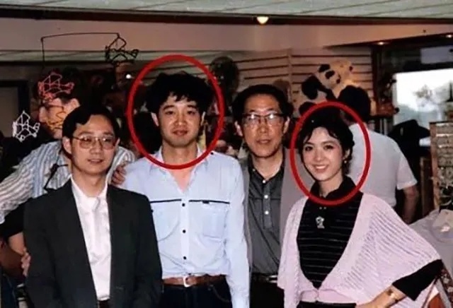 奇趣分分彩：刘晓庆私生活上热搜，公众为何对前辈艺人宽容？绯闻、“弃养”都不骂