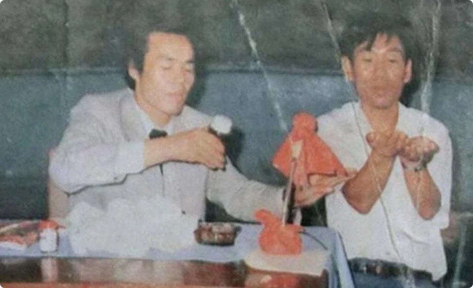 奇趣分分彩：刘晓庆私生活上热搜，公众为何对前辈艺人宽容？绯闻、“弃养”都不骂