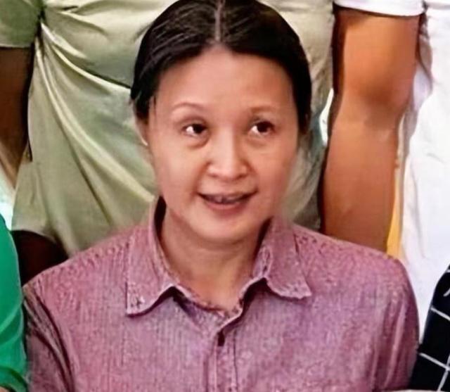 奇趣分分彩：刘晓庆私生活上热搜，公众为何对前辈艺人宽容？绯闻、“弃养”都不骂