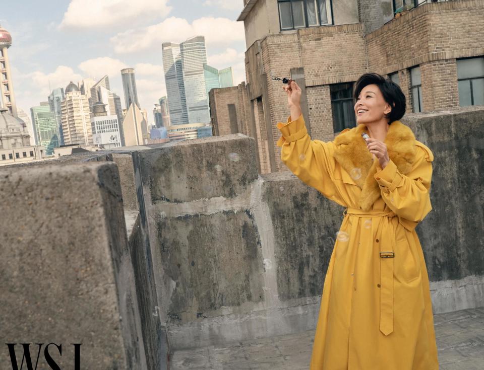 奇趣分分彩：刘晓庆私生活上热搜，公众为何对前辈艺人宽容？绯闻、“弃养”都不骂